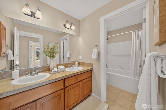1760 30th Avenue NE, Issaquah, WA 98029