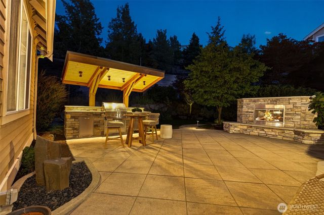 1760 30th Avenue NE, Issaquah, WA 98029