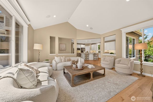 1760 30th Avenue NE, Issaquah, WA 98029