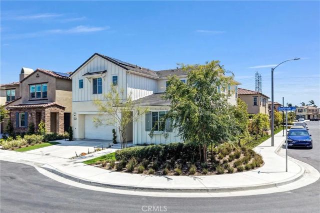 9602 Daybreak Drive, Huntington Beach, CA 92646