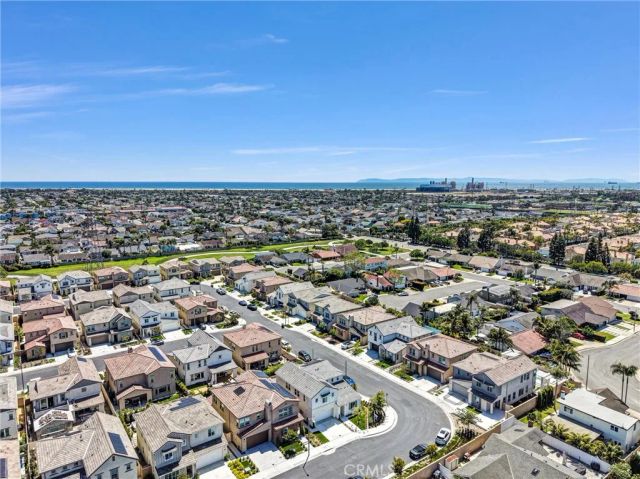 9602 Daybreak Drive, Huntington Beach, CA 92646