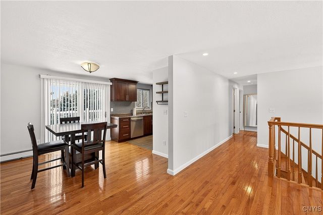 31 Meadowbrook Drive, New Hartford, NY 13413