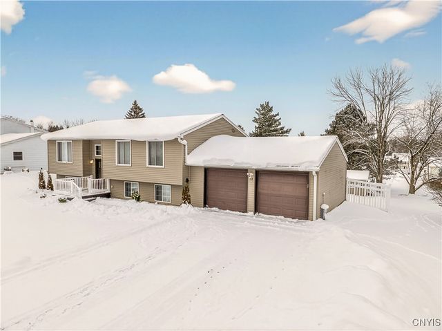 31 Meadowbrook Drive, New Hartford, NY 13413