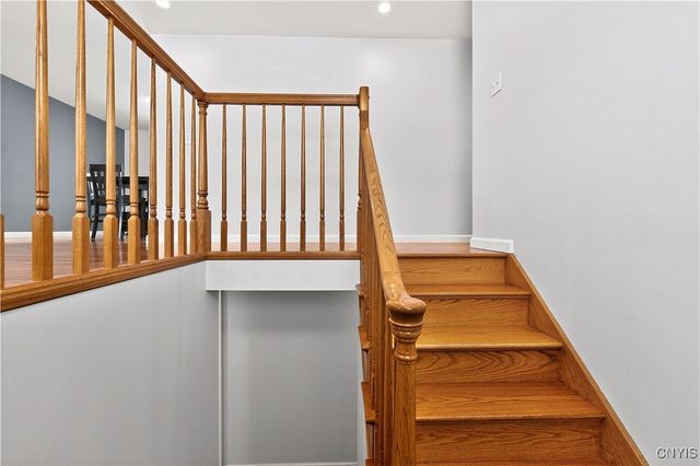 31 Meadowbrook Drive, New Hartford, NY 13413