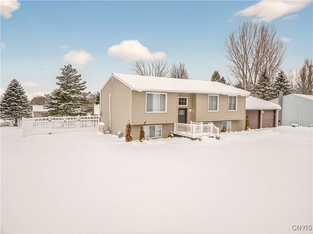 31 Meadowbrook Drive, New Hartford, NY 13413