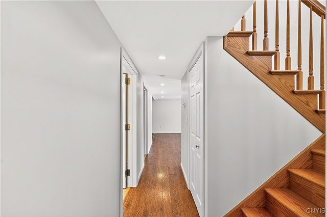 31 Meadowbrook Drive, New Hartford, NY 13413