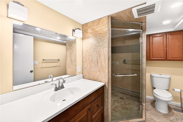 31 Meadowbrook Drive, New Hartford, NY 13413