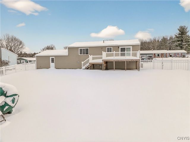 31 Meadowbrook Drive, New Hartford, NY 13413