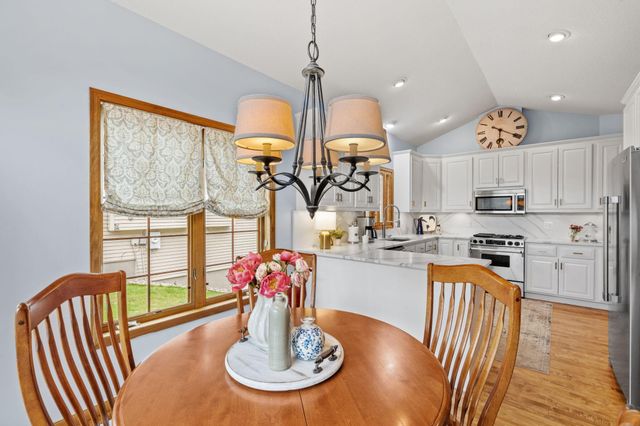 17925 39th Place N, Plymouth, MN 55446