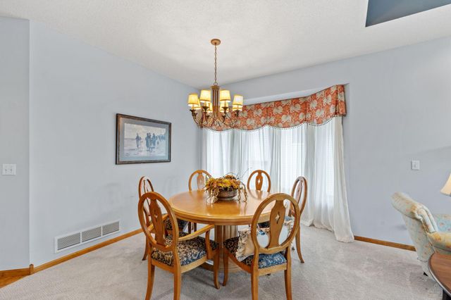 17925 39th Place N, Plymouth, MN 55446