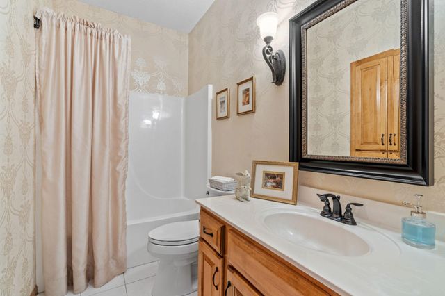 17925 39th Place N, Plymouth, MN 55446