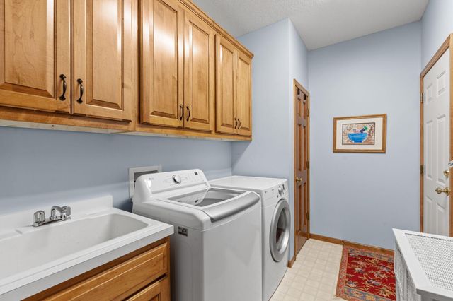 17925 39th Place N, Plymouth, MN 55446
