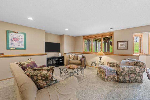 17925 39th Place N, Plymouth, MN 55446