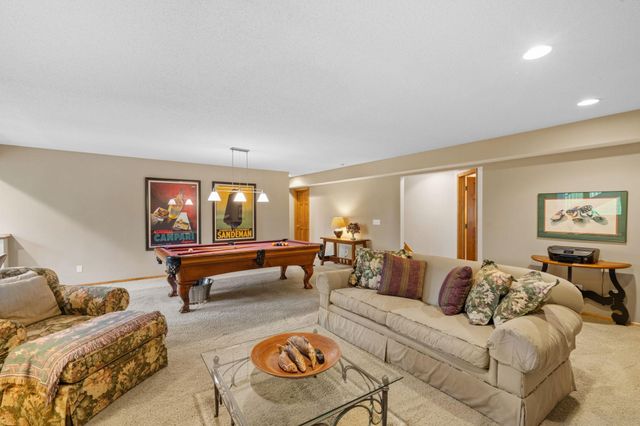 17925 39th Place N, Plymouth, MN 55446