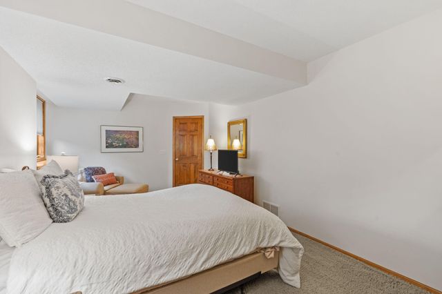 17925 39th Place N, Plymouth, MN 55446
