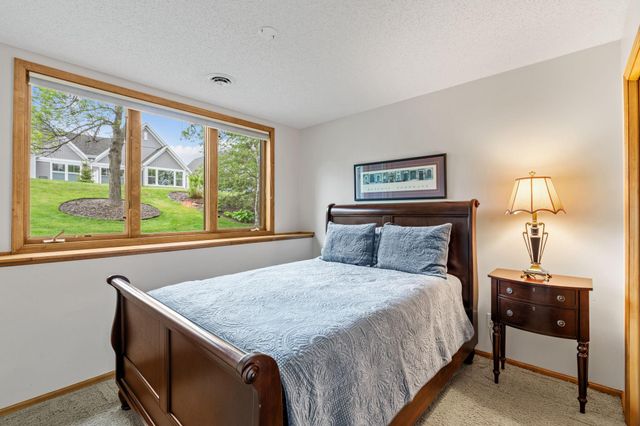17925 39th Place N, Plymouth, MN 55446