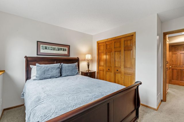 17925 39th Place N, Plymouth, MN 55446