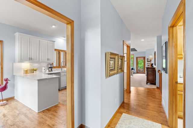 17925 39th Place N, Plymouth, MN 55446