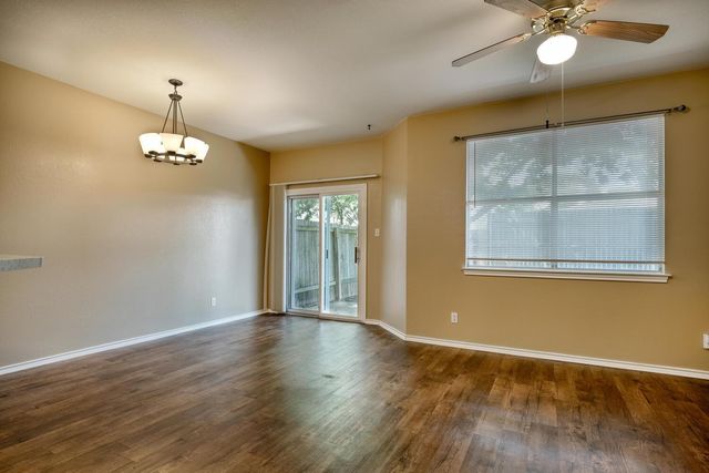 8102 Willet TRL B, Austin, TX 78745