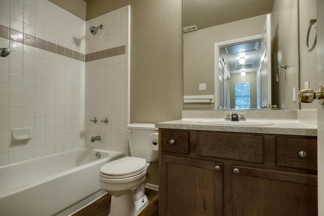 8102 Willet TRL B, Austin, TX 78745