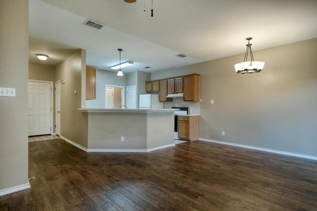 8102 Willet TRL B, Austin, TX 78745