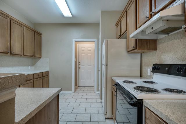 8102 Willet TRL B, Austin, TX 78745
