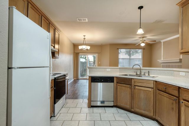 8102 Willet TRL B, Austin, TX 78745
