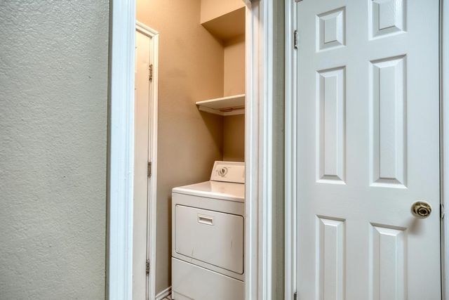 8102 Willet TRL B, Austin, TX 78745