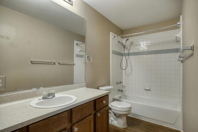 8102 Willet TRL B, Austin, TX 78745