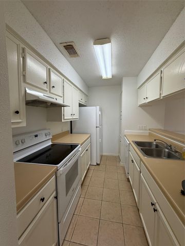 10616 Mellow Meadows DR 30-D, Austin, TX 78750