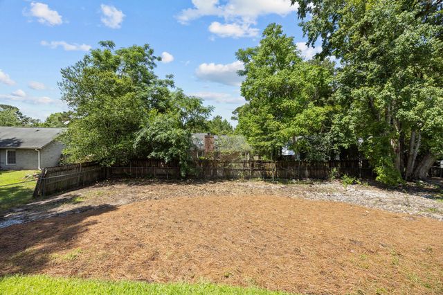 125 Ridge Road, Summerville, SC 29485