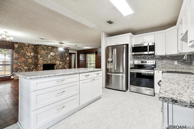 8830 James St, Denham Springs, LA 70726