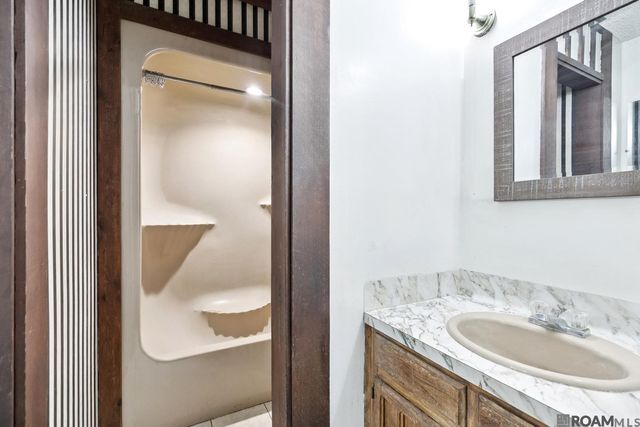 8830 James St, Denham Springs, LA 70726