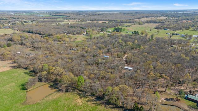 9327 HWY 82 E, Blossom, TX 75416