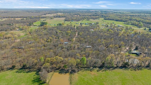 9327 HWY 82 E, Blossom, TX 75416