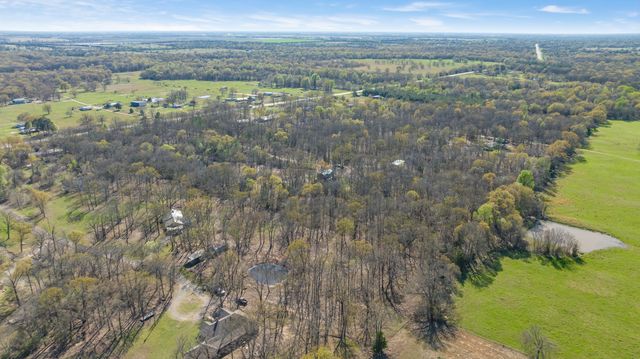 9327 HWY 82 E, Blossom, TX 75416