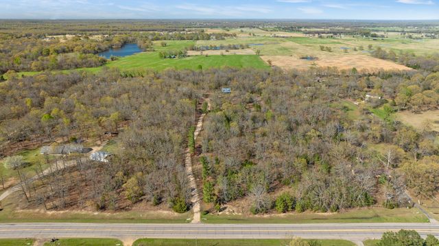 9327 HWY 82 E, Blossom, TX 75416