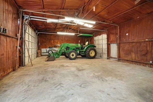 9327 HWY 82 E, Blossom, TX 75416