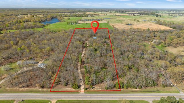 9327 HWY 82 E, Blossom, TX 75416