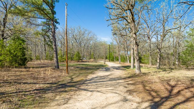 9327 HWY 82 E, Blossom, TX 75416