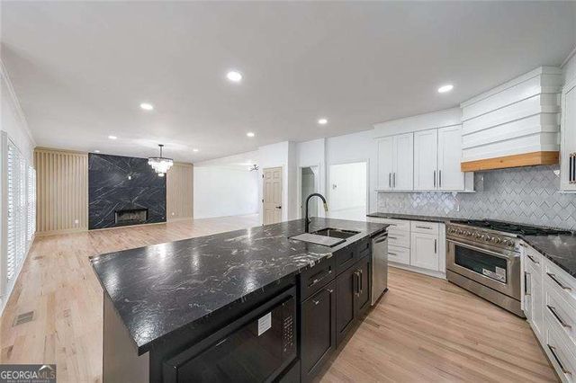 2130 Federal Road, Roswell, GA 30075