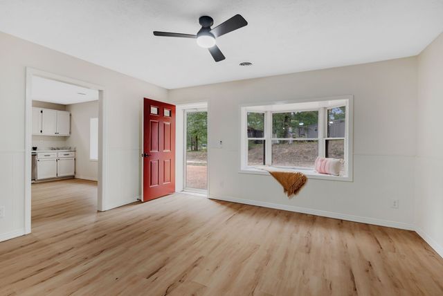 35 Blue Bird Ln, Linden, TN 37096