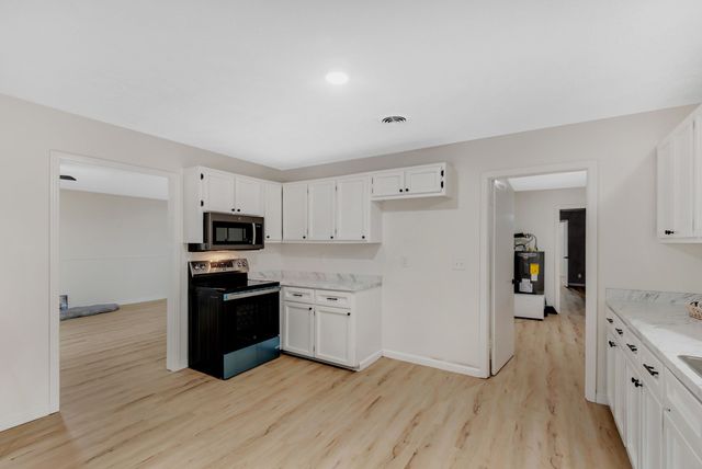 35 Blue Bird Ln, Linden, TN 37096