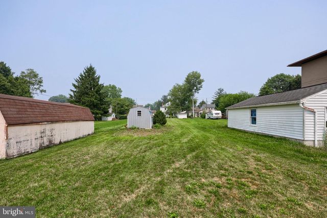128 N CHARLOTTE ST, Manheim, PA 17545