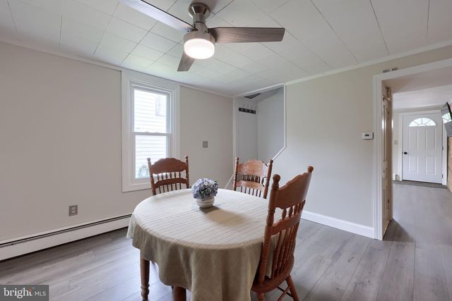 128 N CHARLOTTE ST, Manheim, PA 17545