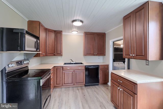 128 N CHARLOTTE ST, Manheim, PA 17545