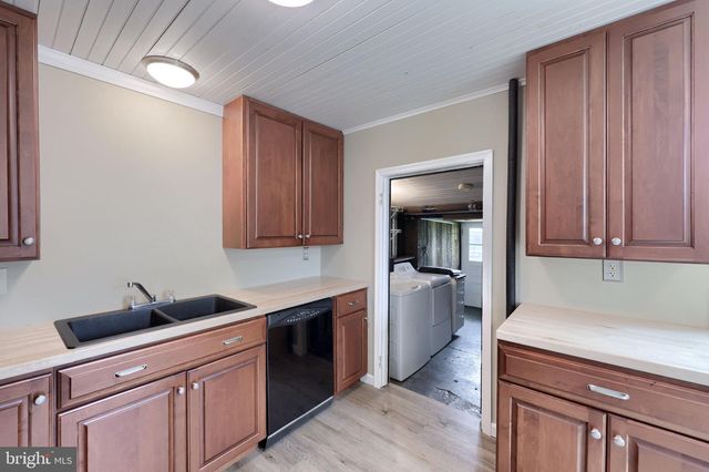 128 N CHARLOTTE ST, Manheim, PA 17545