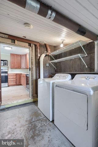 128 N CHARLOTTE ST, Manheim, PA 17545