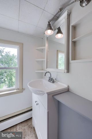 128 N CHARLOTTE ST, Manheim, PA 17545