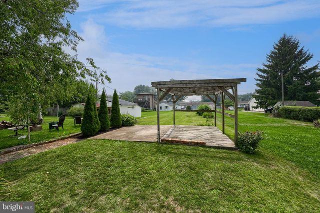 128 N CHARLOTTE ST, Manheim, PA 17545